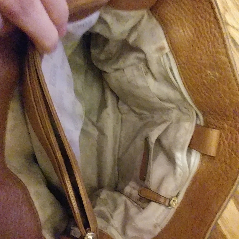 FINAL SALE! Michael Kors 100% leather handbag - Picture 8 of 8